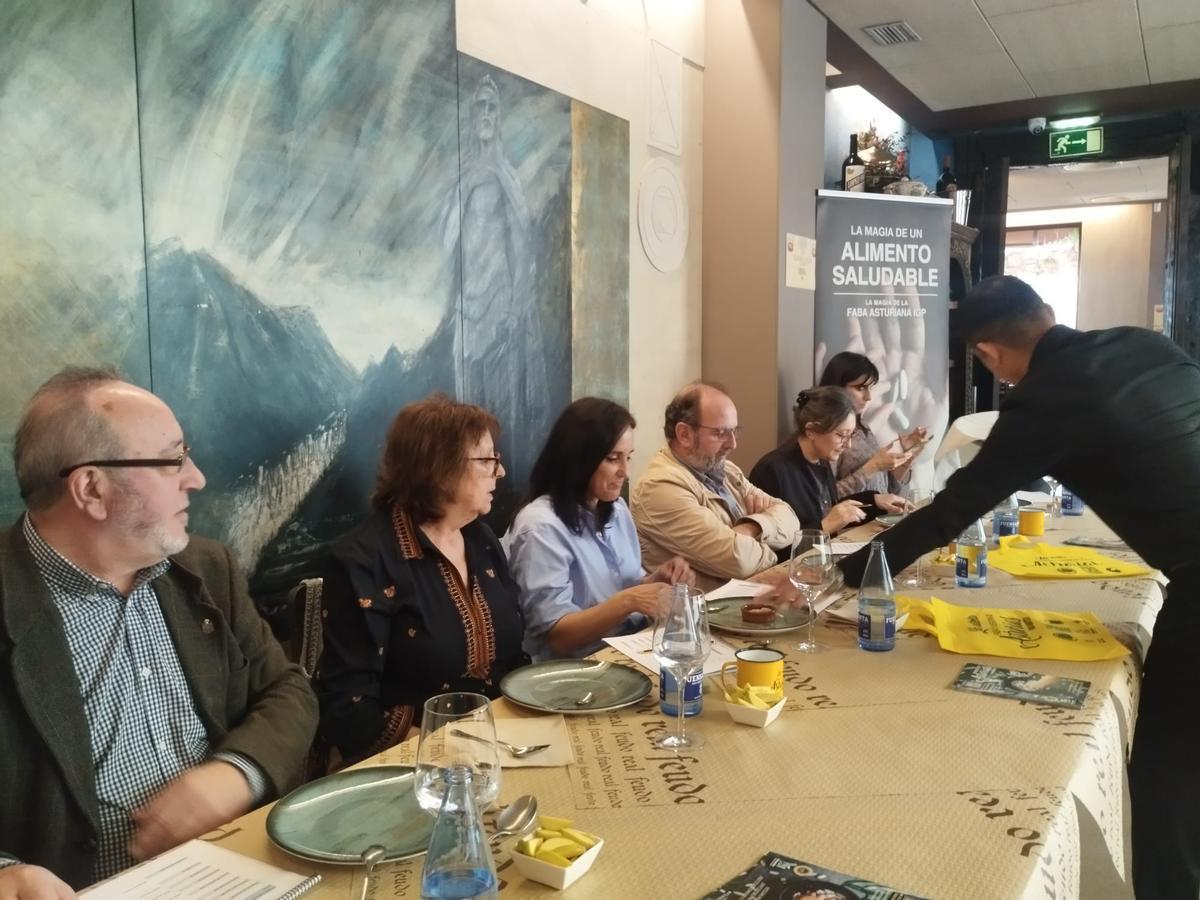 La cata a ciegas para elegir la mejor Faba Asturiana IGP en Grado, en imágenes
