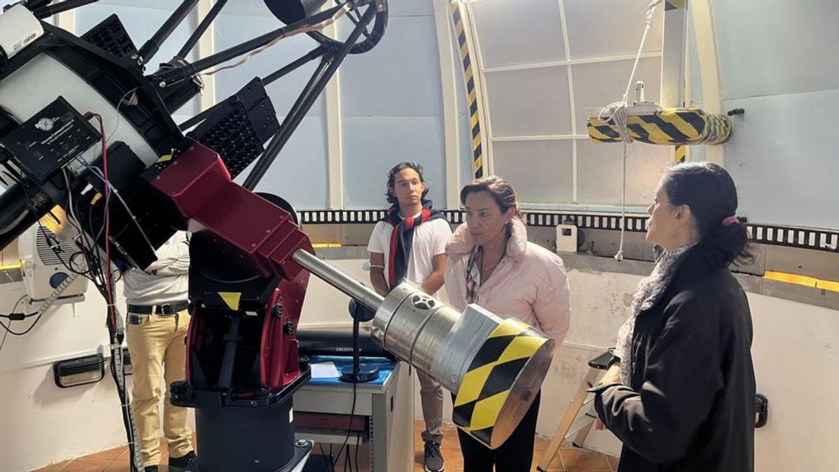 Visita de Maica Larriba al observatorio astronómico.