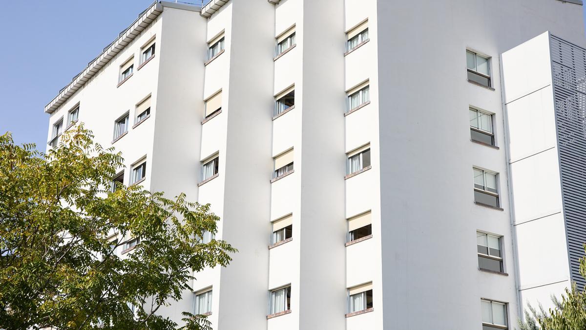 Edificio del Colegio Mayor Elías Ahúja.