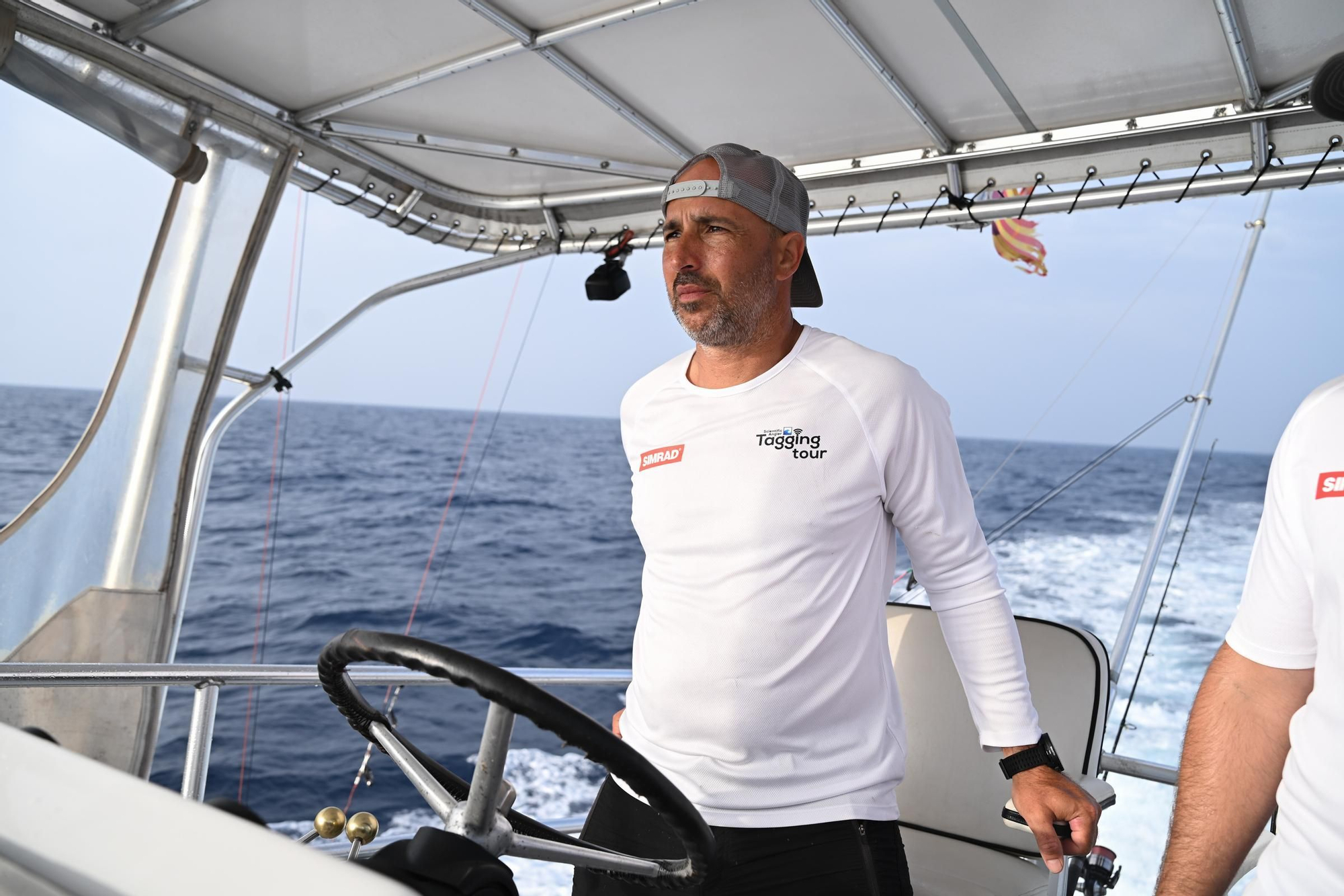 Un día a bordo del Artic pescando atunes rojos para marcarlos con GPS