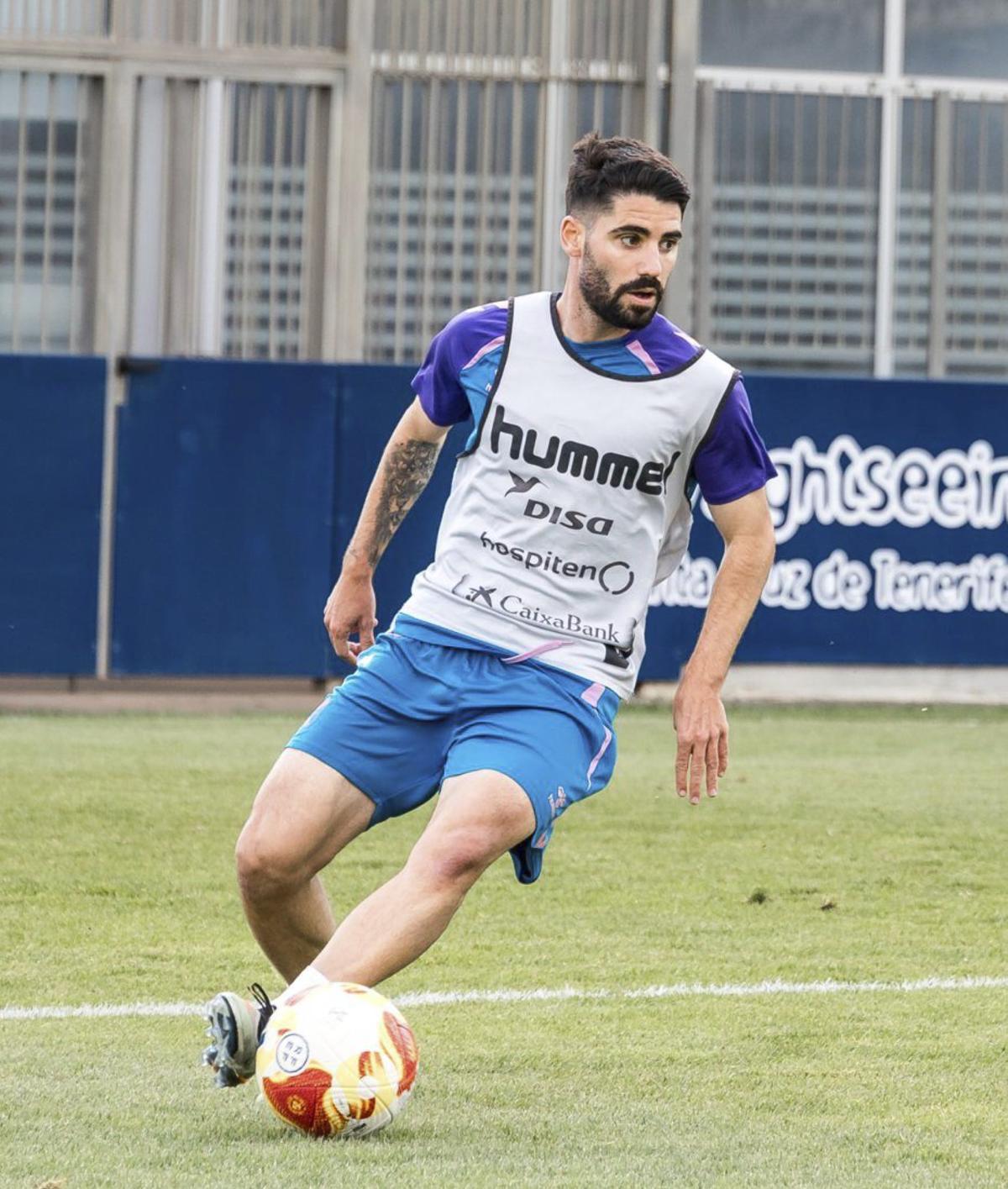 Cris Montes, durante un entrenamiento de esta semana en Geneto. | CD TENERIFE