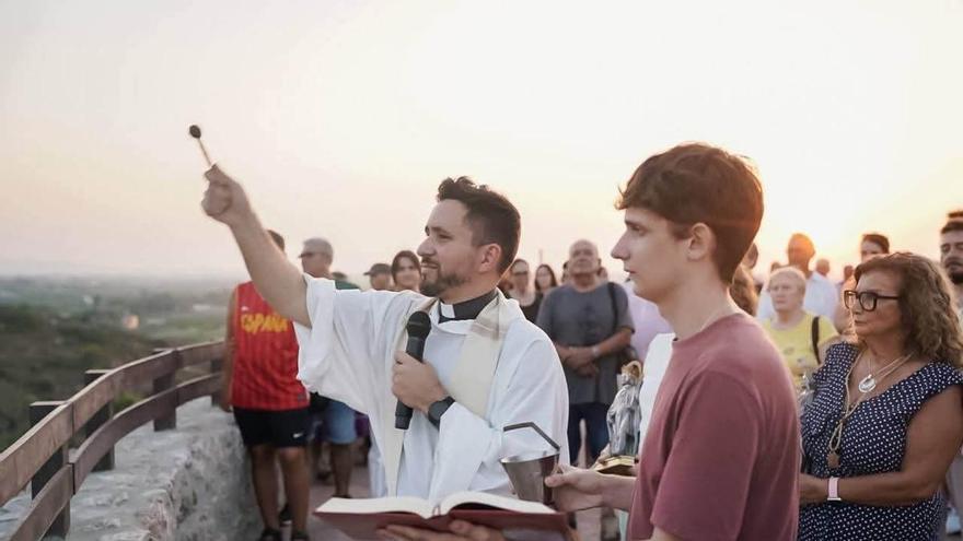 Cullera renueva la tradición de los Benissants con la bendición de los campos y las cosechas