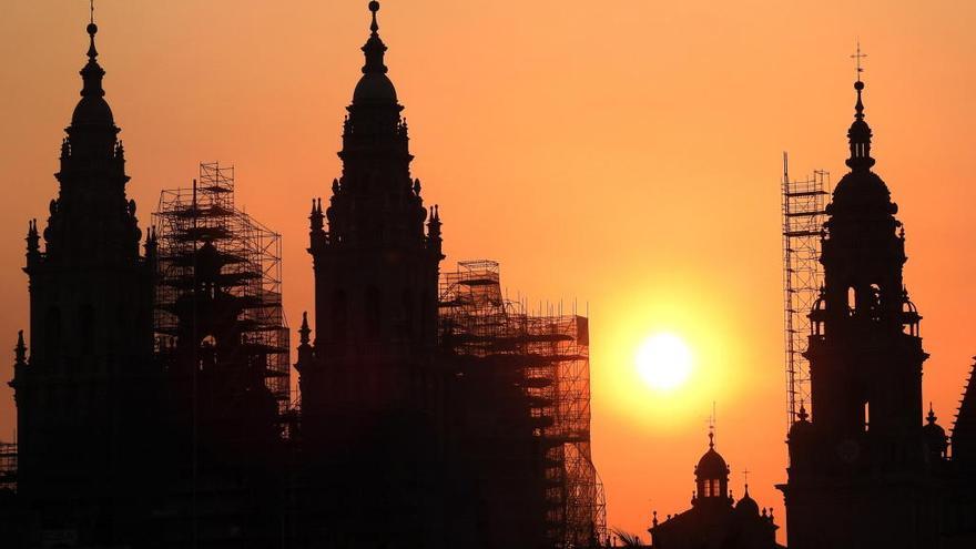 El primer sol del solsticio de verano en Galicia // Lavandeira JR.