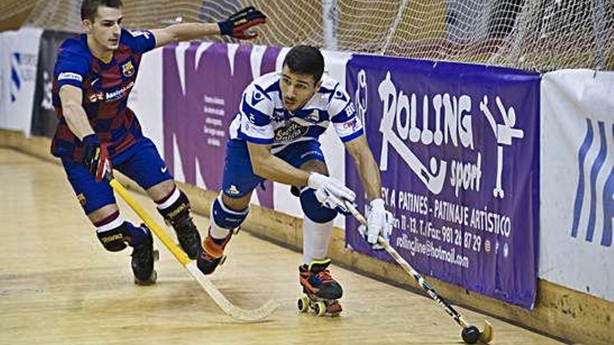 Maxi Oruste, presionado por Nil Roca, en el Deportivo Liceo-Barcelona con el que se abrió la OK Liga.