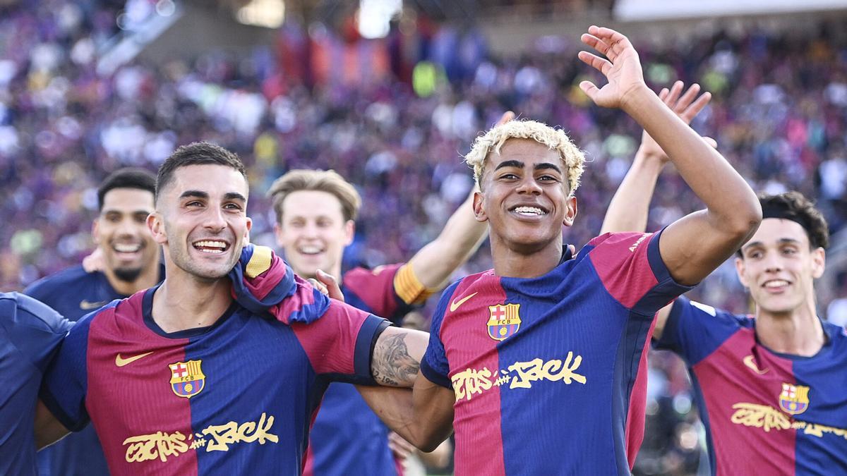 Lamine Yamal and Ferran Torres celebrate the triumph over Madrid last Sunday.