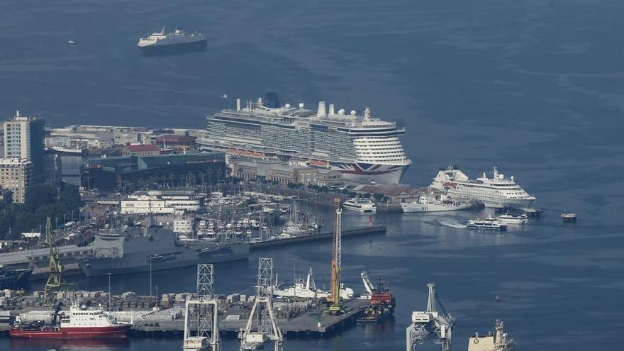 Doble desembarco con 7.000 cruceristas: el exclusivo «Star Legend» y el «Arvia» amarran en Vigo