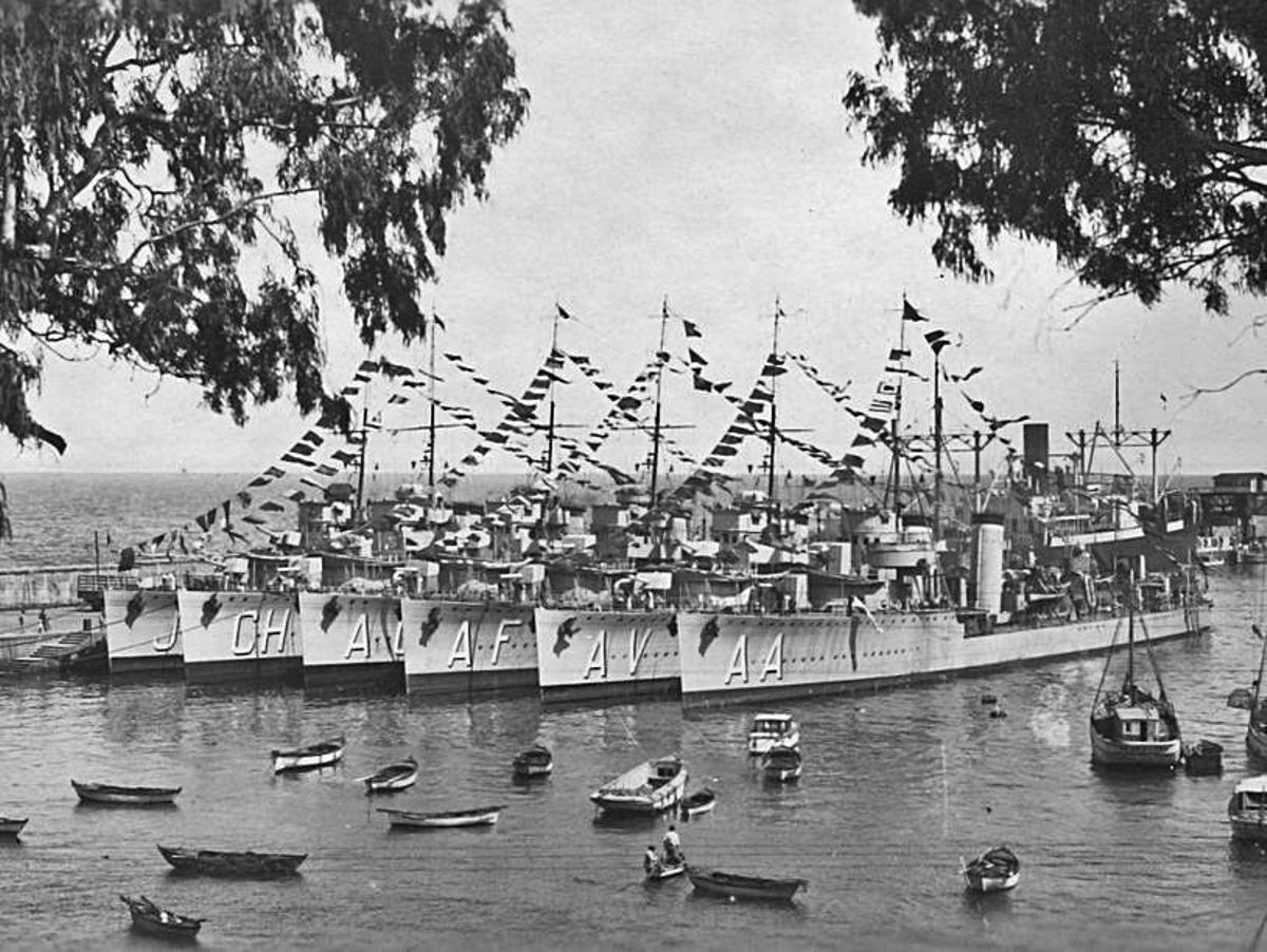El 12 de mayo de 1936, el puerto de Santa Cruz de La Palma amaneció repleto de barcos de guerra.