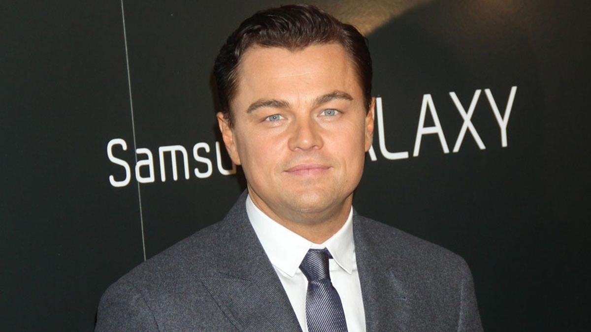 Leonardo DiCaprio con traje