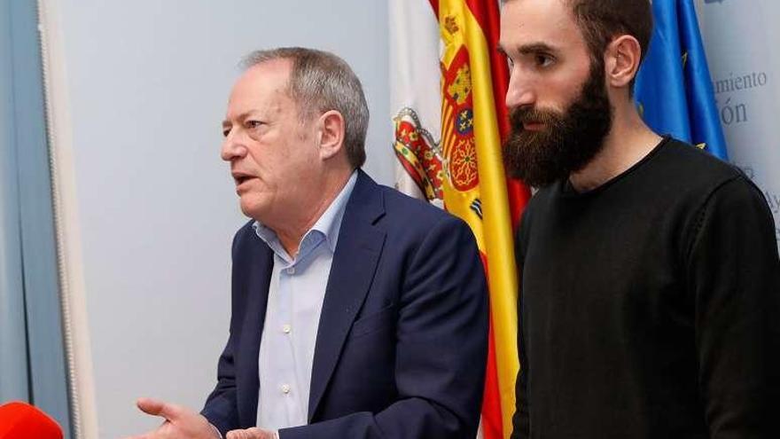 Aurelio Martín y Álvaro Granda, ayer en el Ayuntamiento.