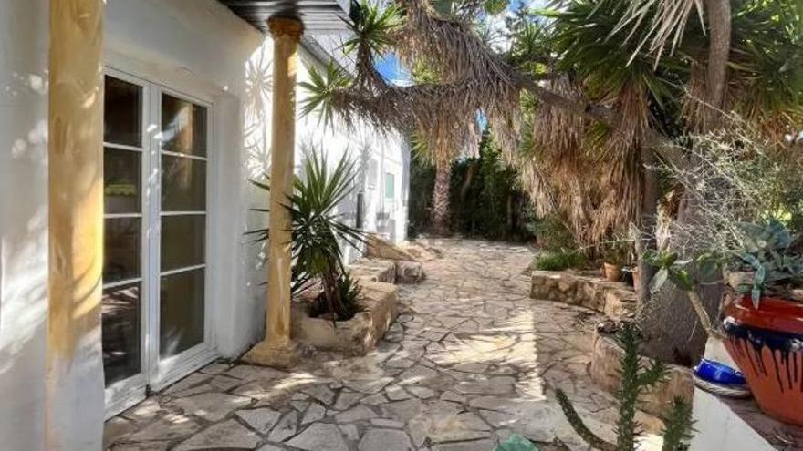 A la venta un casa en Ibiza con "proyectos de negocio recomendados": seis apartamentos para alquiler anual, vivienda vacacional o 'coliving'