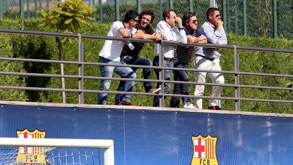 Imagen de Altimira y Roura con Puyol en un partido del juvenil