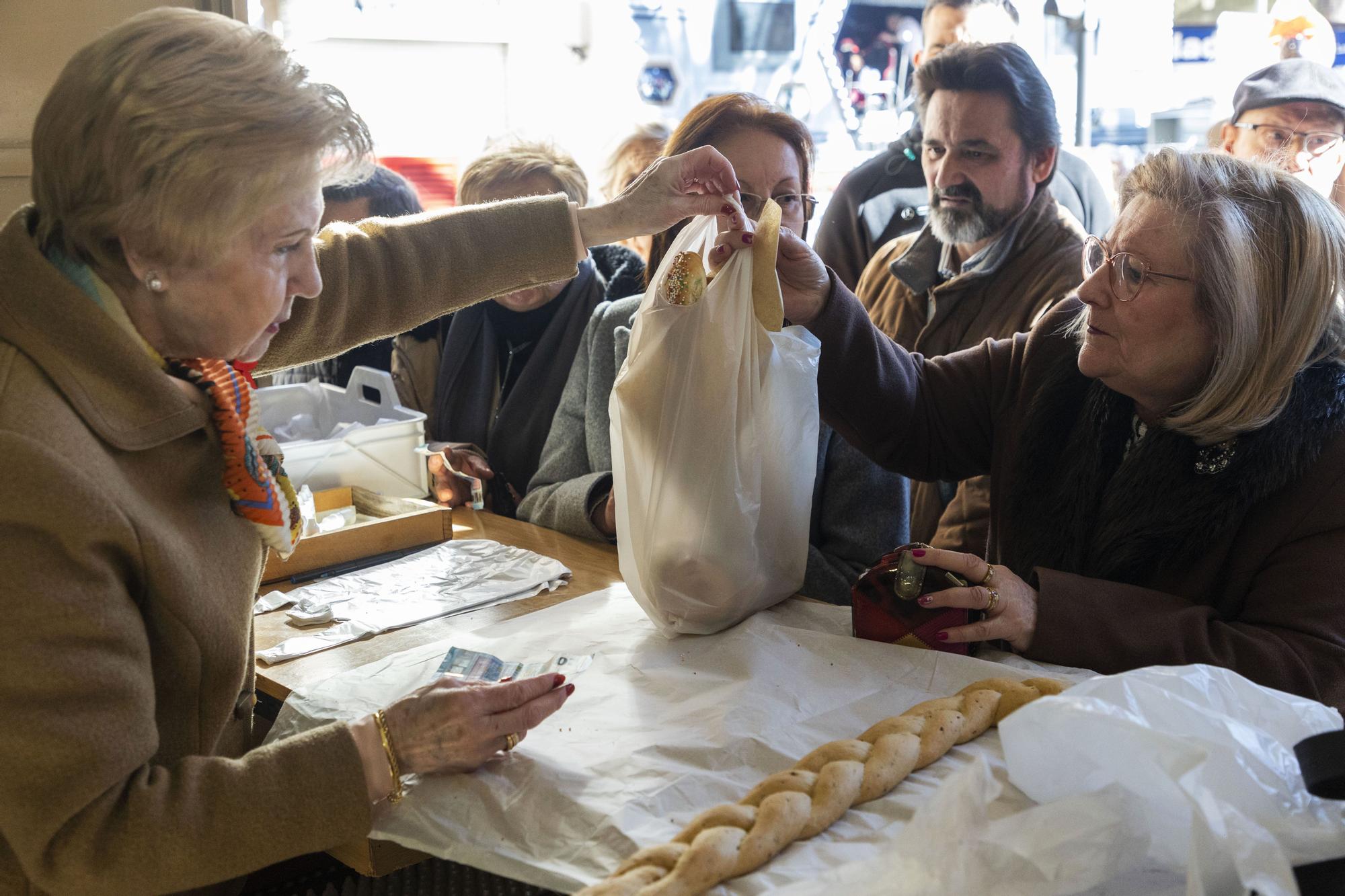 Torrent vive el Sant Blai más multitudinario