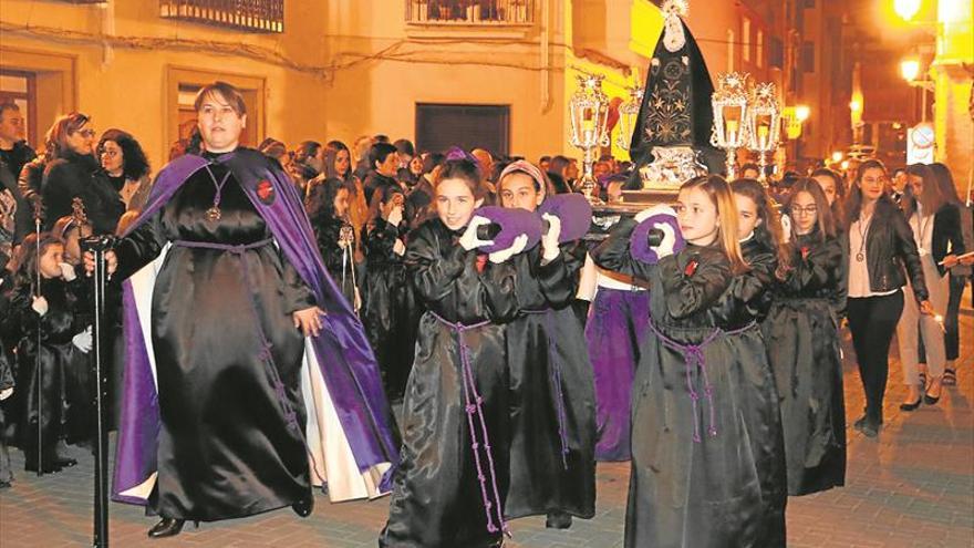 L’Alcora inicia los actos religiosos con la primera procesión protagonizada por niños