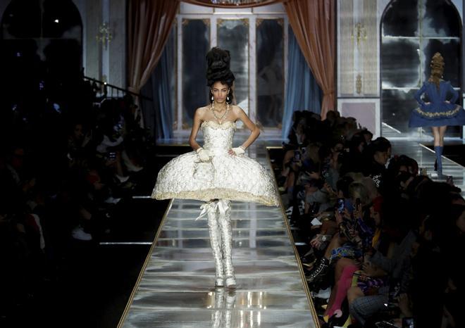 Desfile de Moschino en Milán, febrero 2020