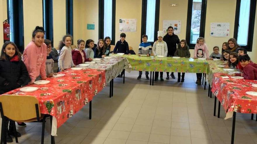 Participantes en el programa &#039;Pequecociña&#039; del Concello de A Laracha.