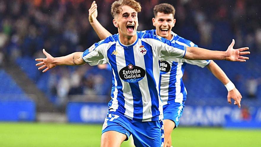 El silledense celebra el tanto logrado ante el Celta B.