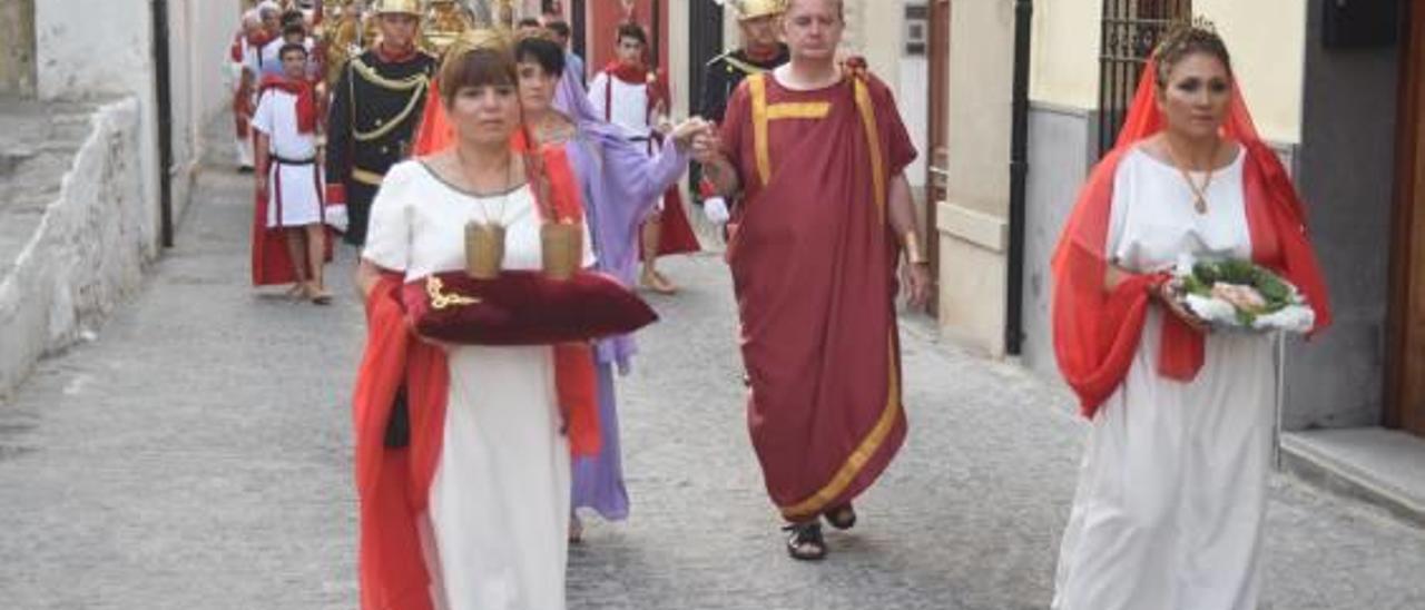 Saguntum Civitas  sorprende en  la procesión