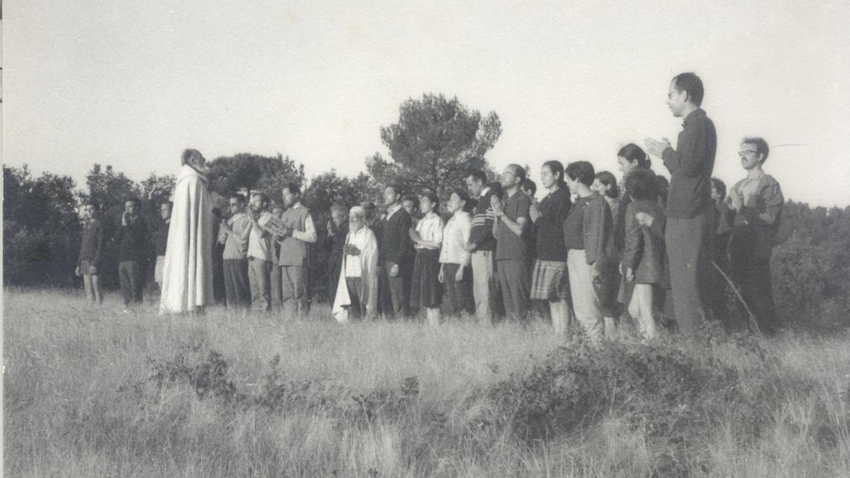 Assistents a un dels campaments a Sant Julià d'Úixols