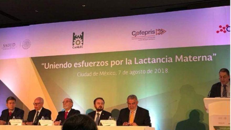 Foto polémica: Seis hombres y ninguna mujer en un debate sobre la lactancia materna