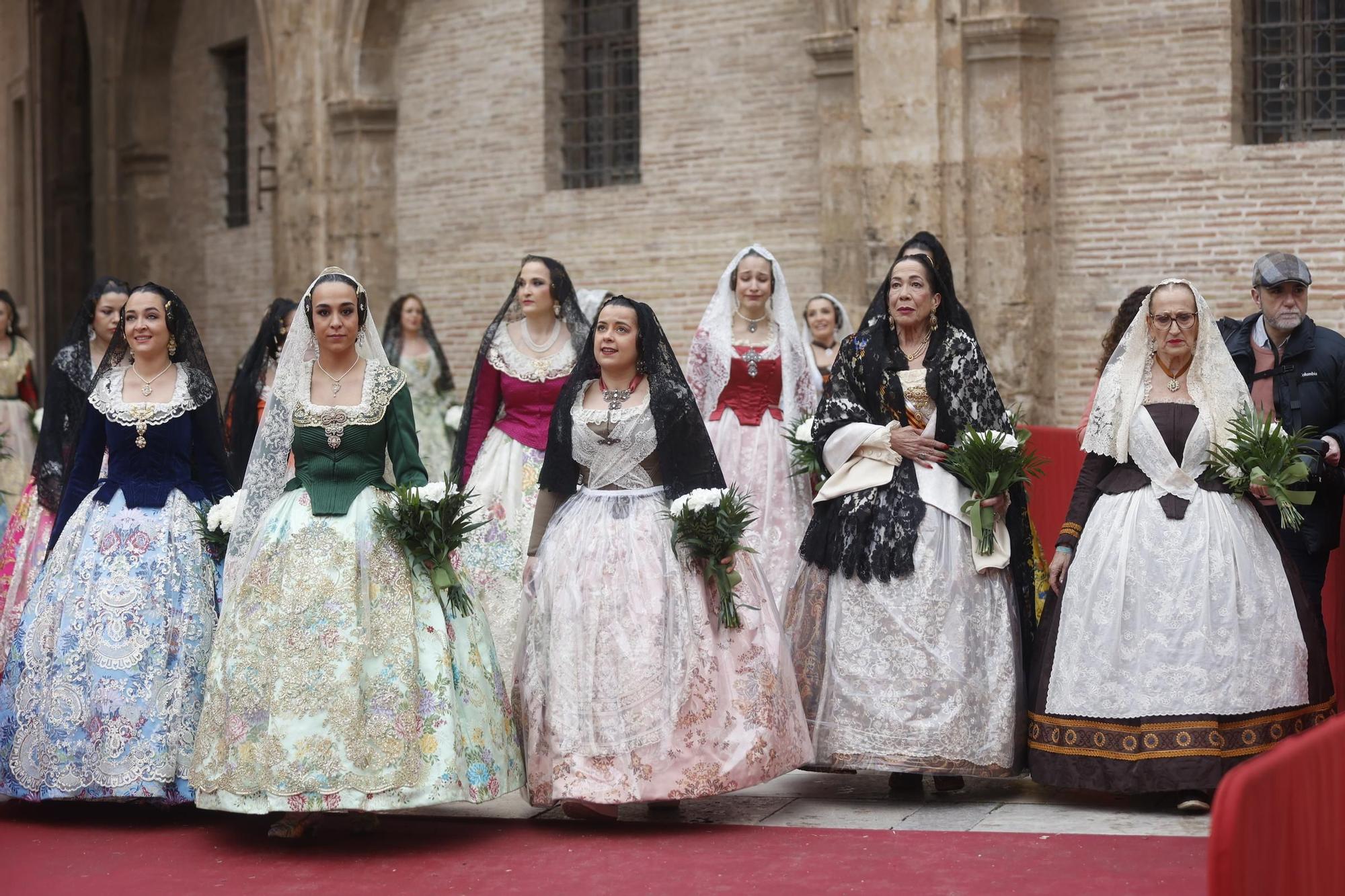 Todas las fotos de la Ofrenda del 17 de marzo hasta las 17h por la calle de La Paz