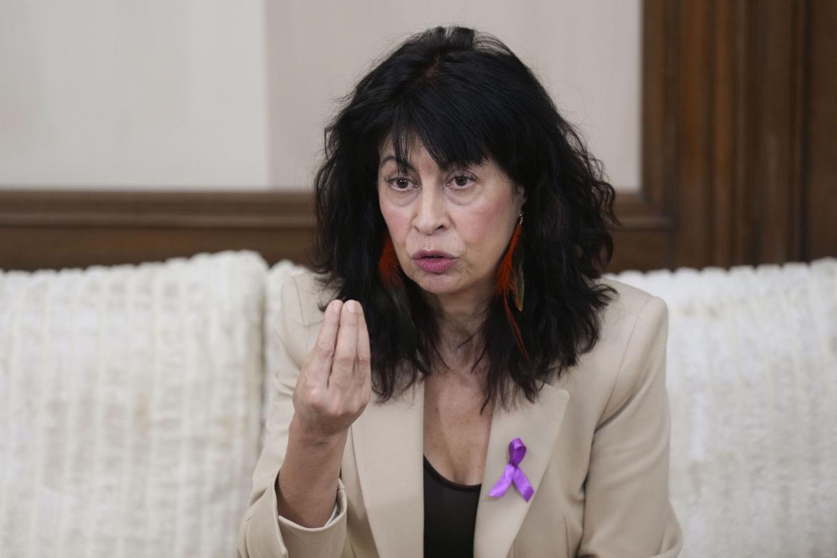 La ministra de Igualdad, Ana Redondo, durante una entrevista con EFE ante la conmemoración del Día Internacional de la Eliminación de la Violencia contra la Mujer. EFE/Borja Sánchez Trillo