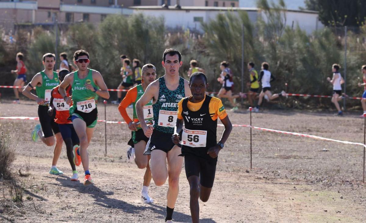 El atleta local Sergio Latorre realizó una gran actuación pese a salir de una lesión. | SERVICIO ESPECIAL