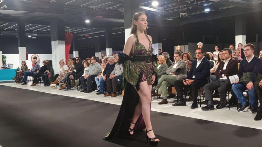 El Sotón está de moda: el antiguo pozo acogió el primer gran desfile de diseñadores de las Cuencas