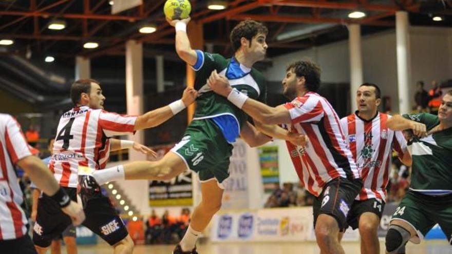 El Balonmano Antequera gana al Puerto Sagunto