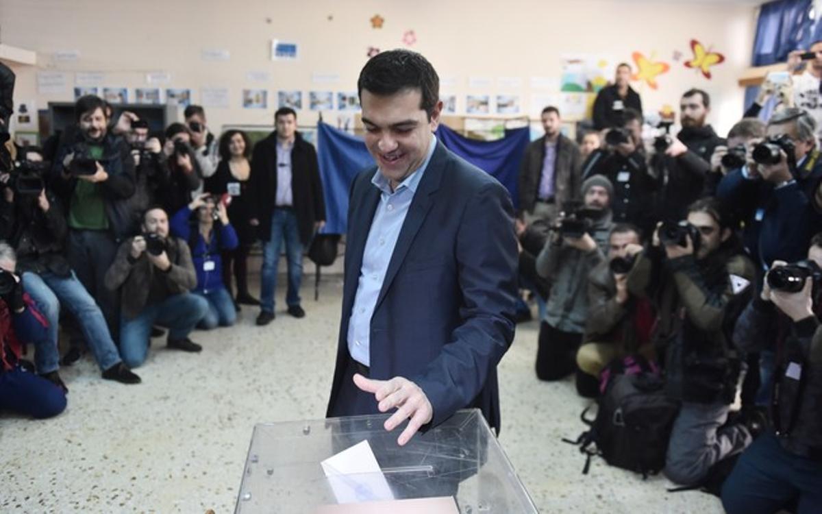 Alexis Tsipras votant a les eleccions gregues.