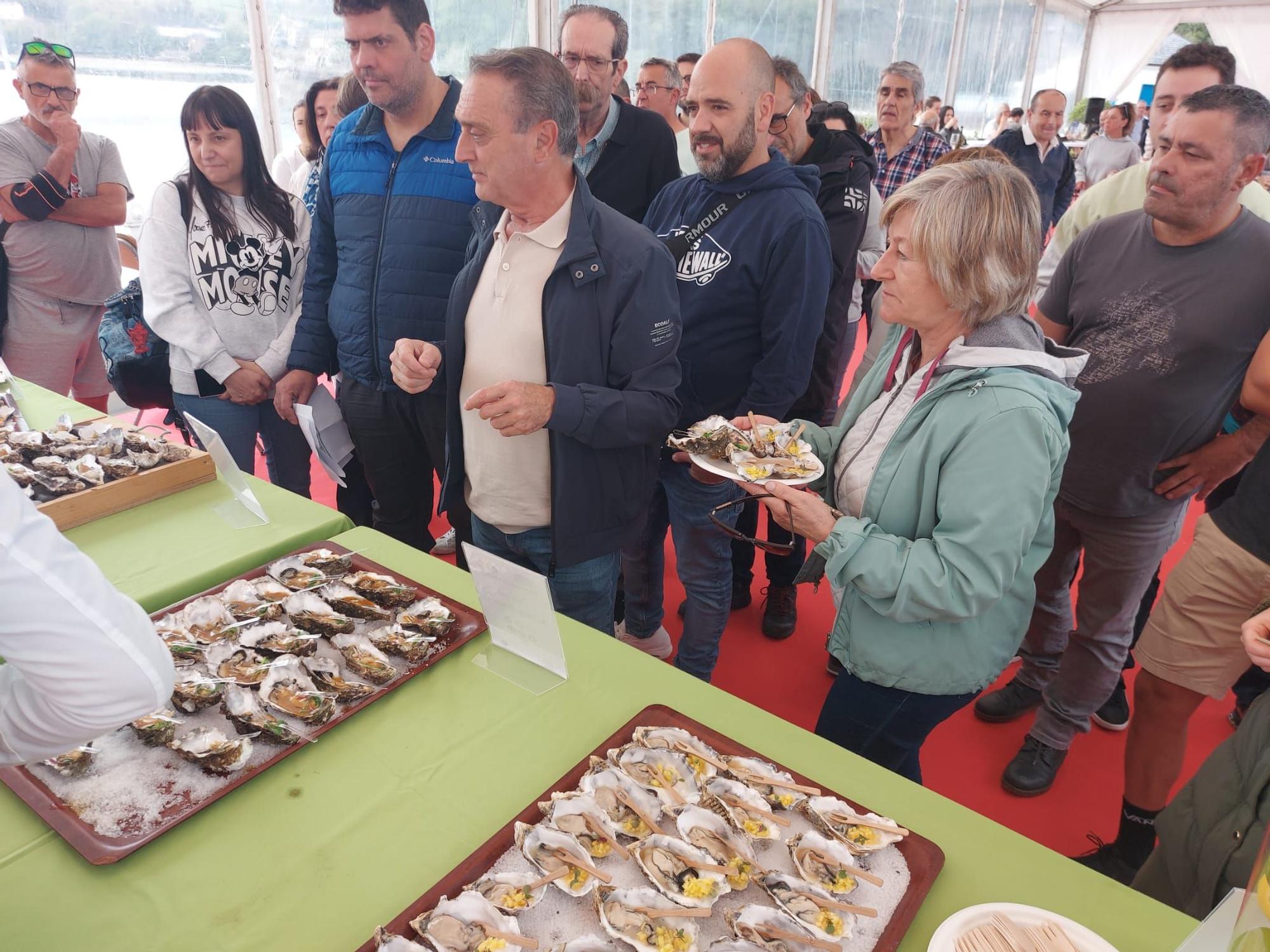 En imágenes: El festival gastronómico "Somos la ostra" llena Castropol
