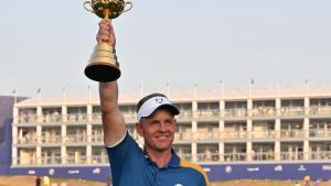 Luke Donald celebra con la afición el título de la Ryder que vuelve a manos de Europa