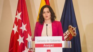 La presidenta de la Comunitat de Madrid, Isabel Díaz Ayuso, intervé en una roda de premsa després duna reunió del Consell a Aranjuez