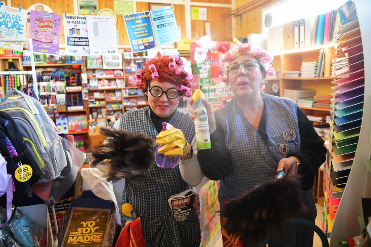 Isa y Bego muestran cómo se transforman en 'As Toliñas', las Choqueiras del Año 2026 en A Coruña Isa y Bego muestran cómo se transforman en 'As Toliñas', las Choqueiras del Año 2026 en A Coruña