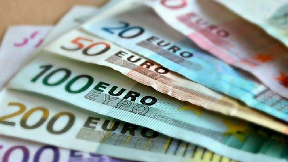 Uns quants bitllets d&#039;euro