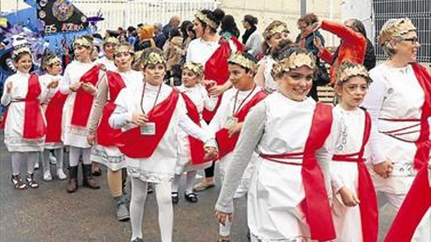 Los escolares abren el Carnaval de Alcossebre