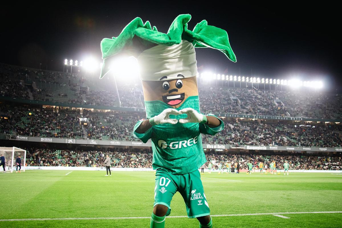 Palmerín lució una camiseta hecha con algas marinas.