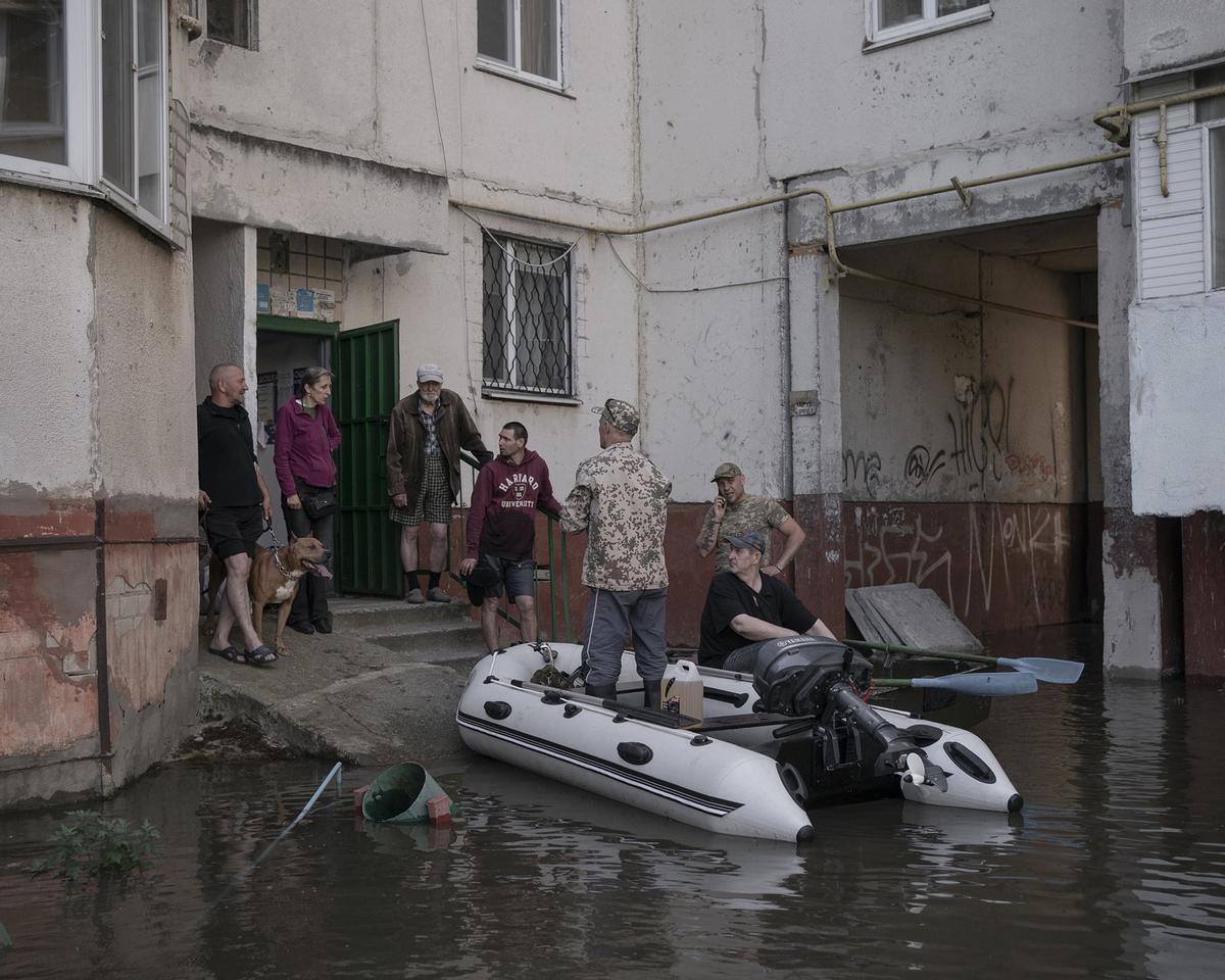 Kakhovka dam: flood in a war zone, de Johanna Maria Fritz. Ganador en Europa en la categoría de Historias.
