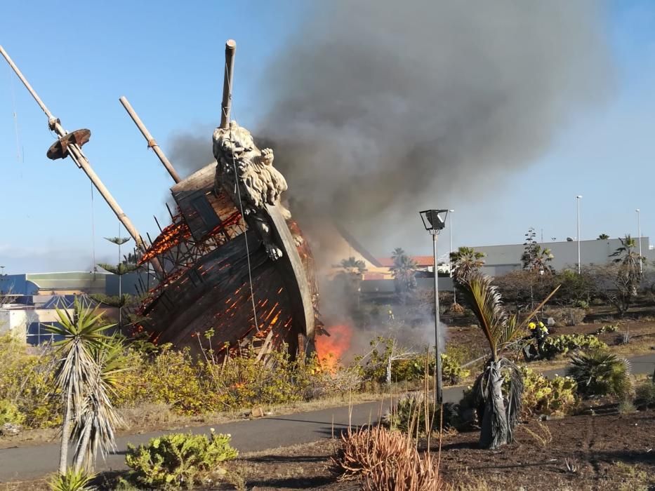 Incendio en el Aqua Park de Corralejo