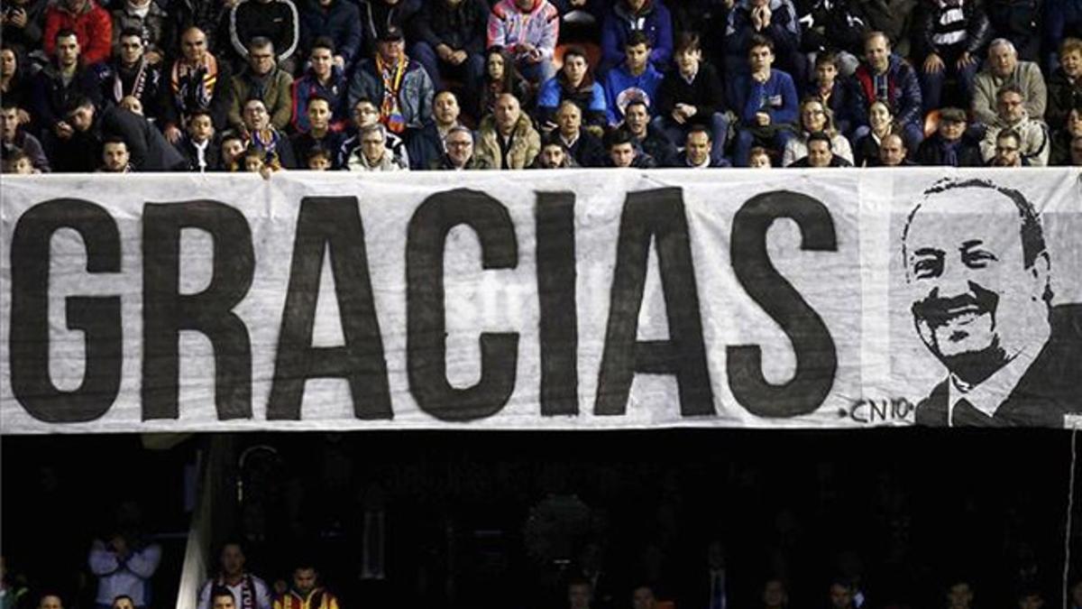 Rafa Benítez fue recibido como un héore en Mestalla