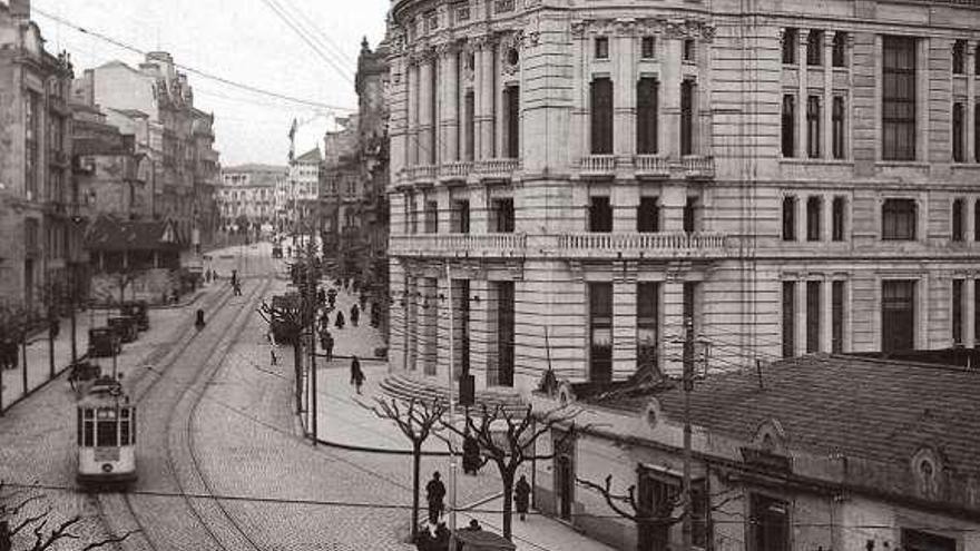 El Teatro Garcóa Barbón, en los años veinte.  // Archivo gráfico J. L. Cabo