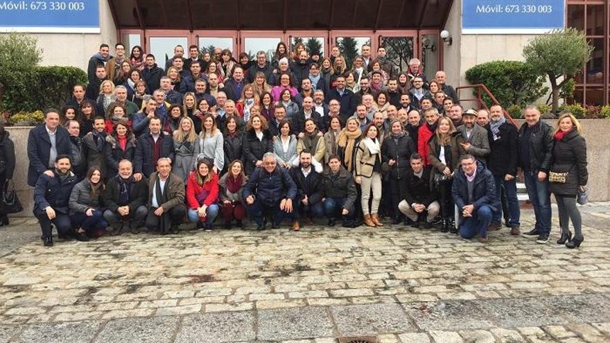 Alcaldes, diputados y concejales malagueños apoyan a Susana Díaz en Madrid.