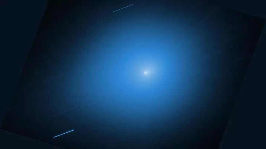 Detectan con un telescopio del Teide un chorro de gas y polvo oscilante en el 3I/ATLAS
