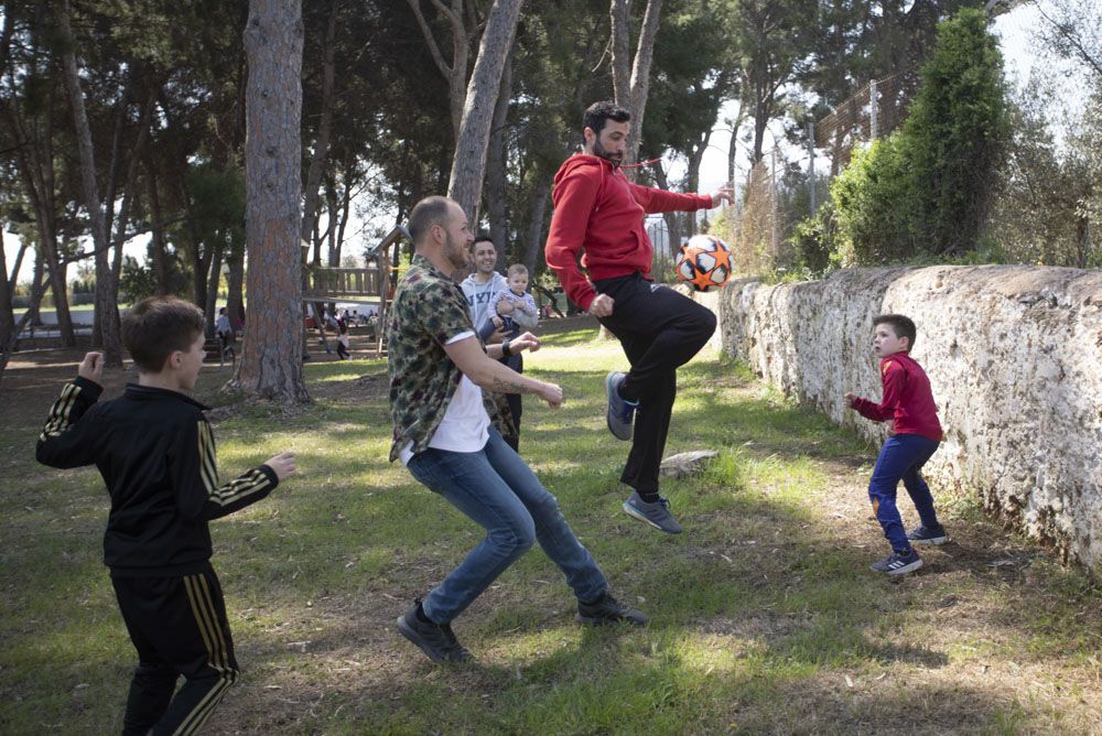 Lunes de Pascua en las zonas de ocio de Camp de Morvedre.