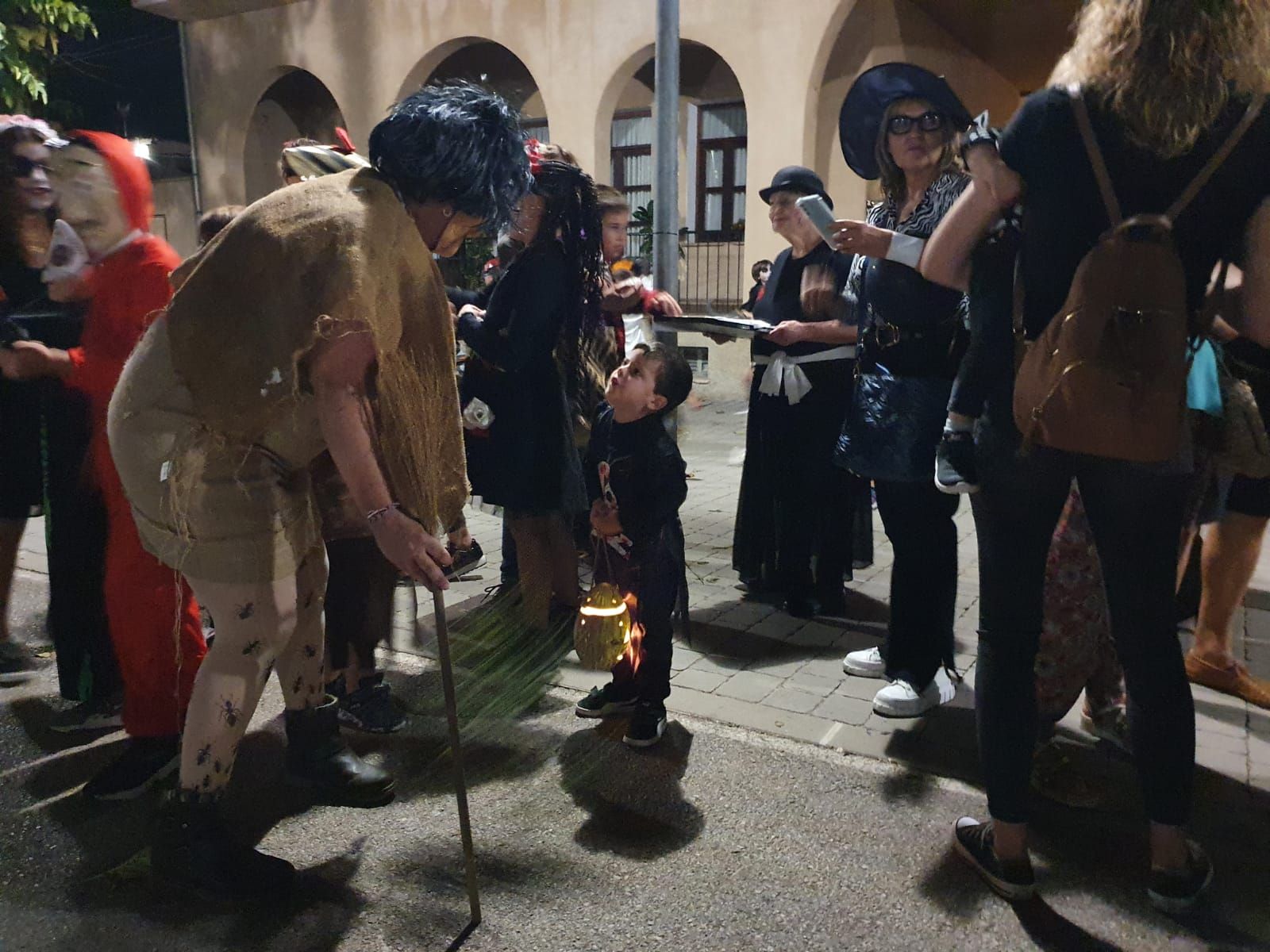 Nit de les Ànimes: Farolillos para iluminar las almas