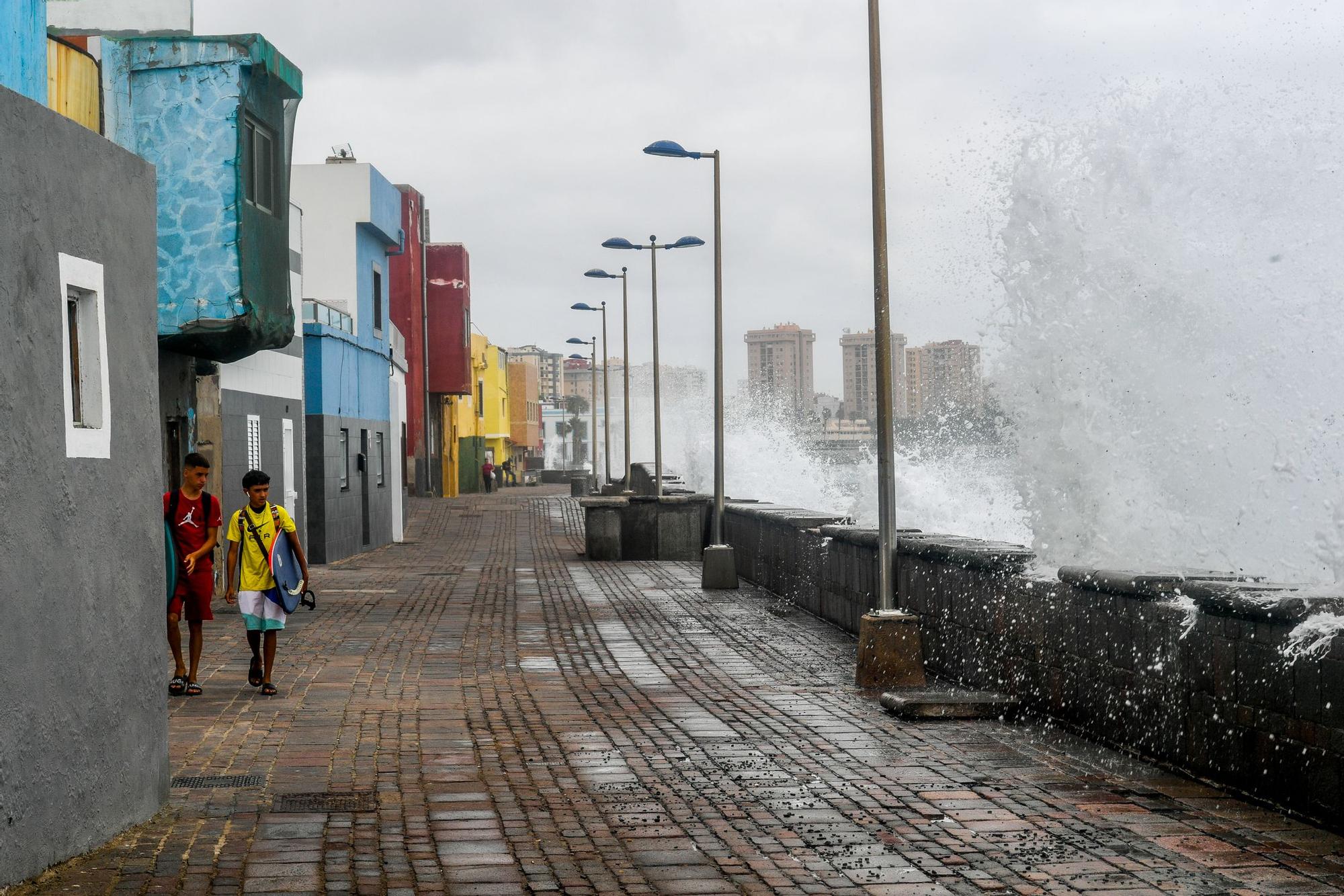 Olas en San Cristóbal, en Las Palmas de Gran Canaria (02/08/2023)