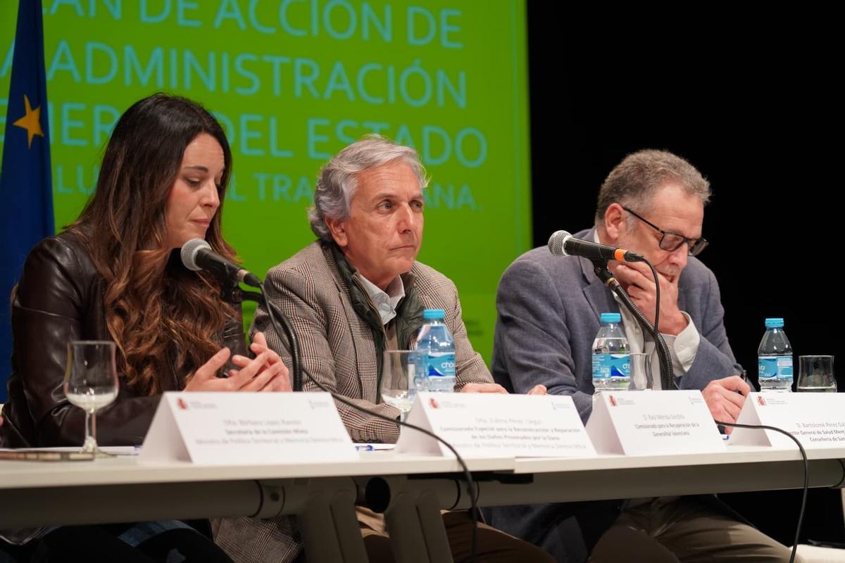 Zulima Pérez, Raúl Mérida y Bartolomé Pérez en la comisión mixta de salud mental.