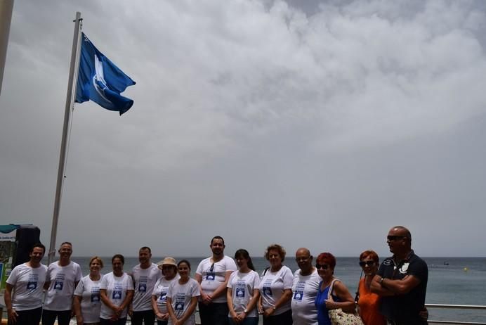 La Bandera Azul ya ondea en Sardina