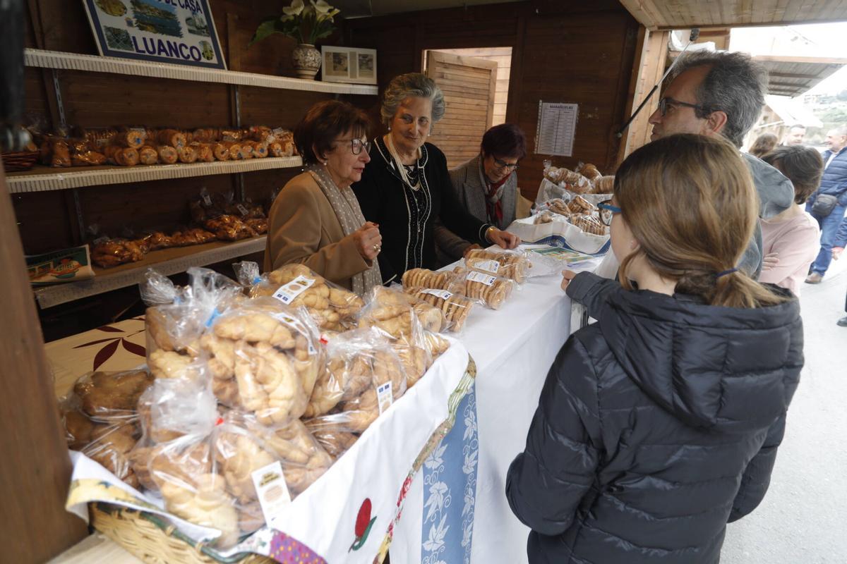 AMBIENTE EN LOS PUESTOS DEL FESTIVAL DE LA MARAÑUELA EN UNA IMAGEN DE ARCHIVO..