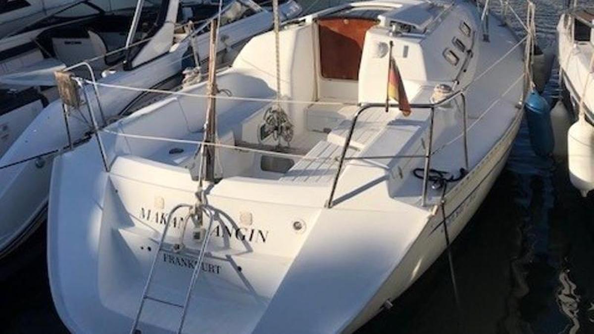El velerro Makan Angin, desaparecido el domingo con padre e hijo a bordo en el Canal de Menorca.