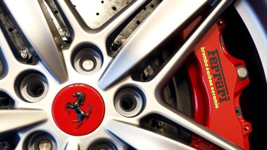 Ferrari borra 3.660 millones de euros en bolsa tras estrenar su primer coche eléctrico